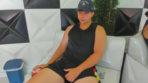 Snapshot of dani_cumboy chatting on 14, 11, 2025 dani_cumboy online show from 14, 11, 2025