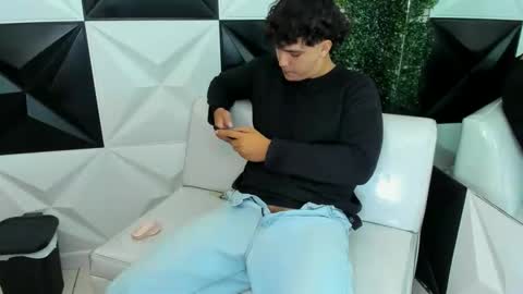 Snapshot of dani_cumboy chatting on 26, 11, 2025 dani_cumboy online show from 26, 11, 2025