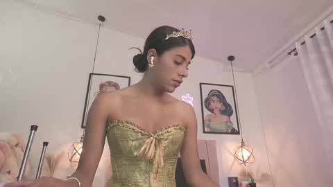 Snapshot of dani_parkerr chatting on 4, 11, 2025 online show from 4, 11, 2025