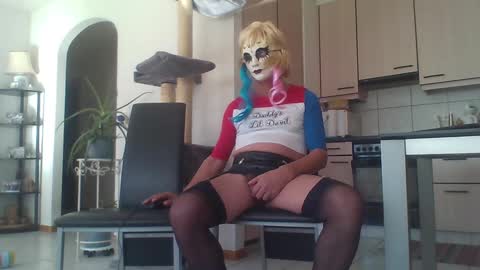 newcumer online show from 4, 2, 2025