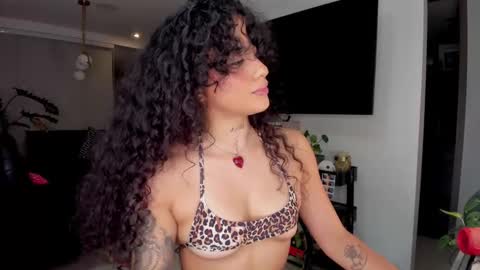 Snapshot of daniela_arenas chatting on 21, 11, 2025 daniela_arenas online show from 21, 11, 2025