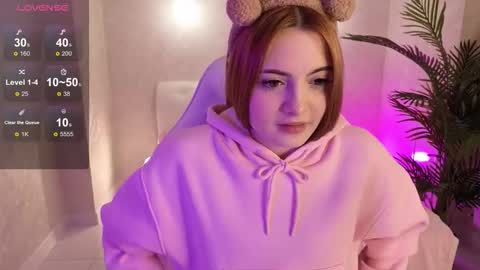 Snapshot of daniela_saules chatting on 7, 11, 2025 Daniela online show from 7, 11, 2025