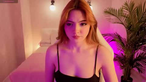 Snapshot of daniela_saules chatting on 16, 11, 2025 Daniela online show from 16, 11, 2025