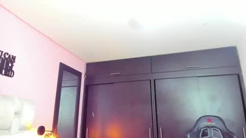 Snapshot of daniela_xue chatting on 1, 3, 2025 lorena online show from 1, 3, 2025