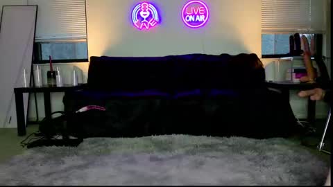 Snapshot of danielle_banks chatting on 20, 11, 2025 Danielle Banks online show from 20, 11, 2025