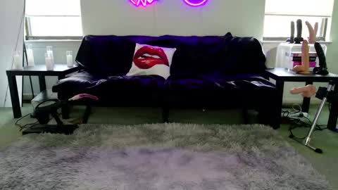 Danielle Banks online show from 21, 12, 2025