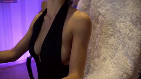 Snapshot of danielle_thomas chatting on 28, 12, 2024 Danielle online show from 28, 12, 2024