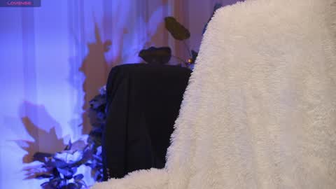 Snapshot of danielle_thomas chatting on 16, 1, 2025 Danielle online show from 16, 1, 2025