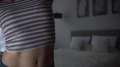 Snapshot of danielle_thomas chatting on 13, 9, 2025 Danielle online show from 13, 9, 2025