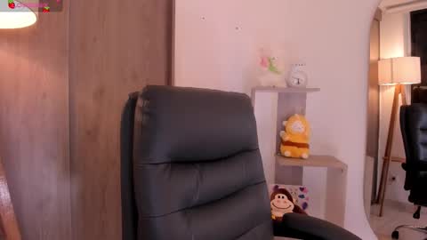 Danielle Rose online show from 4, 11, 2025