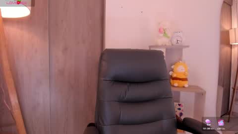 Danielle Rose online show from 13, 11, 2025