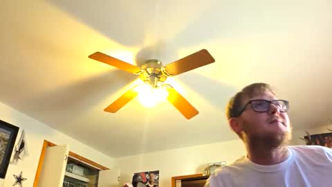 Snapshot of danielp_mod_cb chatting on 5, 11, 2025 Daniel y. online show from 5, 11, 2025