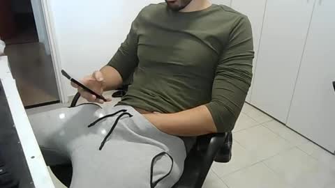 daniell sexy body online show from 7, 12, 2024