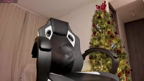 Masked online show from 20, 11, 2025