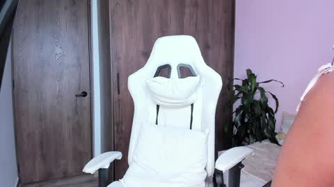 Snapshot of danii_jimenez chatting on 19, 12, 2024 Daniela online show from 19, 12, 2024