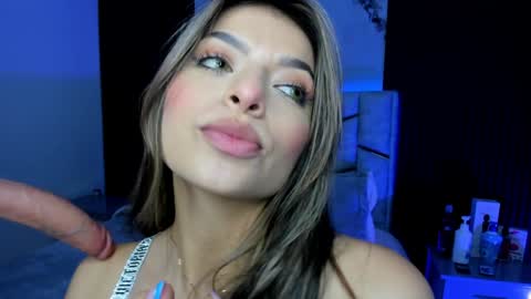 Dani Phonenix online show from 18, 12, 2024