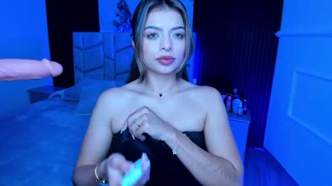 Dani Phonenix online show from 1, 1, 2025
