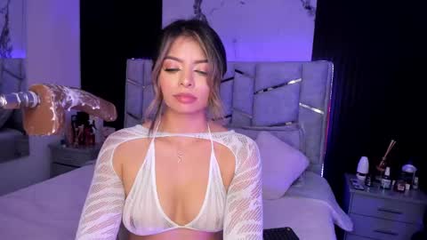 Dani Phonenix online show from 1, 3, 2025