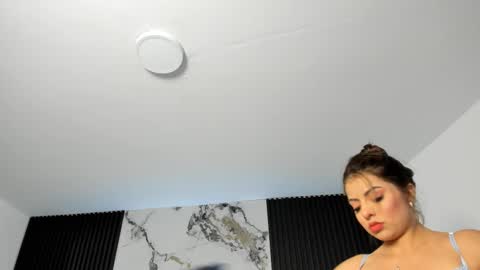 Dani Phonenix online show from 24, 9, 2025