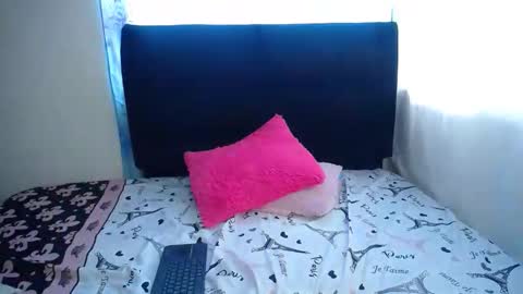 Snapshot of danna_martinez33 chatting on 4, 3, 2026 danna martinez33 online show from 4, 3, 2026