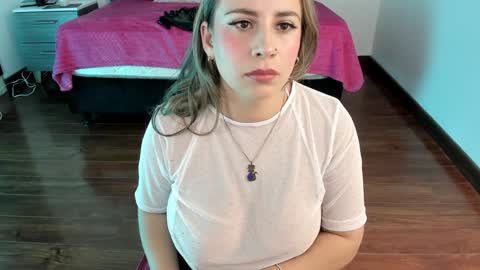 Danna martinezz online show from 12, 1, 2025