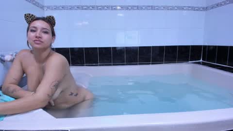  Danna  online show from 4, 2, 2025