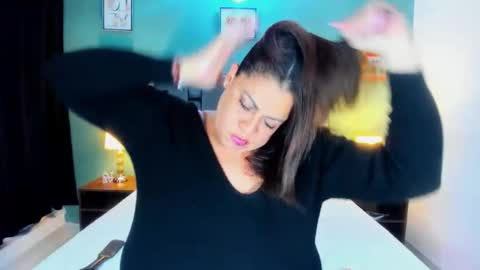 Hilary online show from 17, 11, 2025