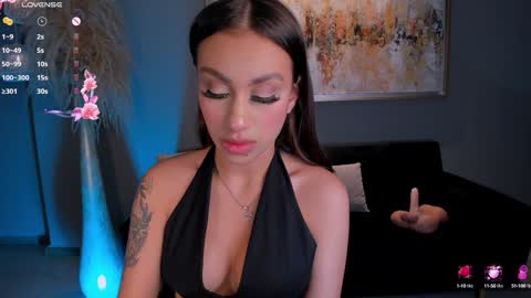 Danna Cruz  online show from 3, 12, 2024