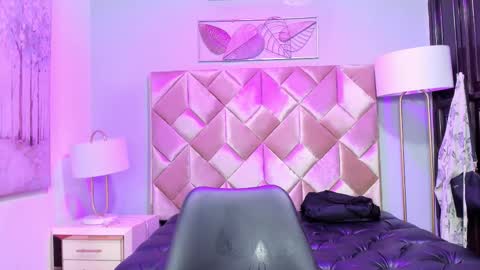 danniakross online show from 20, 9, 2025