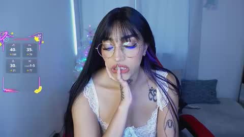 Snapshot of dannielle_ chatting on 16, 12, 2025 online show from 16, 12, 2025