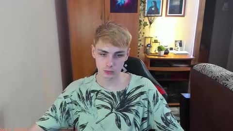 Snapshot of danny_fox888 chatting on 12, 9, 2025 Daniel online show from 12, 9, 2025