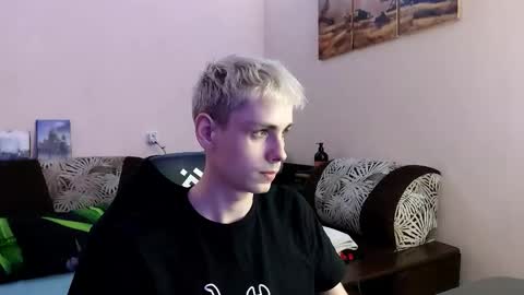 Snapshot of danny_fox888 chatting on 20, 10, 2025 Daniel online show from 20, 10, 2025