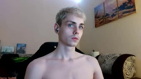 Snapshot of danny_fox888 chatting on 27, 10, 2025 Daniel online show from 27, 10, 2025