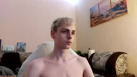 Snapshot of danny_fox888 chatting on 28, 10, 2025 Daniel online show from 28, 10, 2025