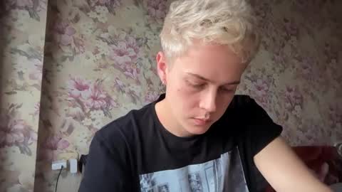 Snapshot of danny_love01 chatting on 9, 10, 2025 danny online show from 9, 10, 2025