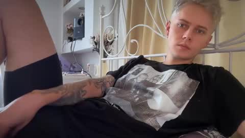 Snapshot of danny_love01 chatting on 16, 10, 2025 danny online show from 16, 10, 2025