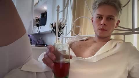 Snapshot of danny_love01 chatting on 17, 10, 2025 danny online show from 17, 10, 2025