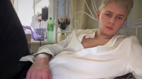 Snapshot of danny_love01 chatting on 29, 10, 2025 danny online show from 29, 10, 2025