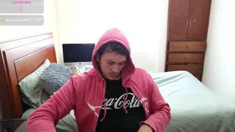 Snapshot of danruiz33 chatting on 10, 10, 2025 Dan online show from 10, 10, 2025