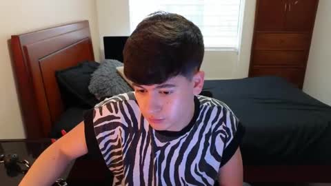 Snapshot of danruiz33 chatting on 2, 11, 2025 Dan online show from 2, 11, 2025