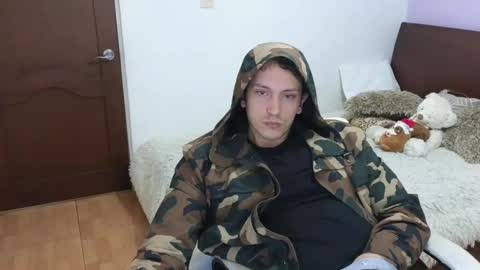 Snapshot of danruiz33 chatting on 11, 11, 2025 Dan online show from 11, 11, 2025