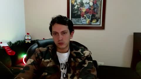 Snapshot of danruiz33 chatting on 24, 11, 2025 Dan online show from 24, 11, 2025