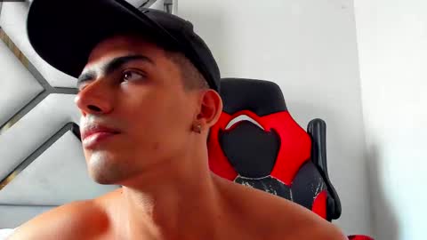 Snapshot of danterouxx chatting on 4, 10, 2025 Dante online show from 4, 10, 2025