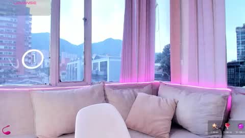 Snapshot of daphne_chers chatting on 23, 10, 2025 daphne_chers online show from 23, 10, 2025