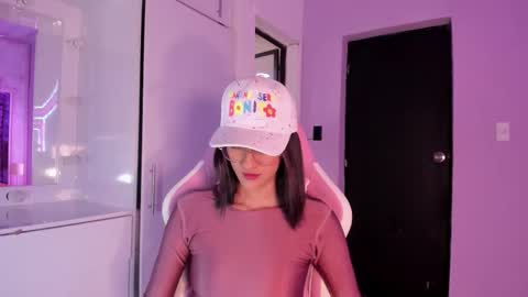 Daphne online show from 10, 11, 2025