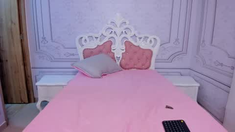 Daphne  online show from 4, 3, 2025