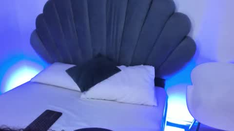 Snapshot of daphneblunt chatting on 25, 11, 2025 DaphneBlunt online show from 25, 11, 2025