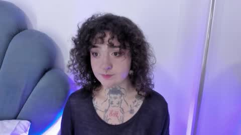 Snapshot of daphneblunt chatting on 27, 11, 2025 DaphneBlunt online show from 27, 11, 2025