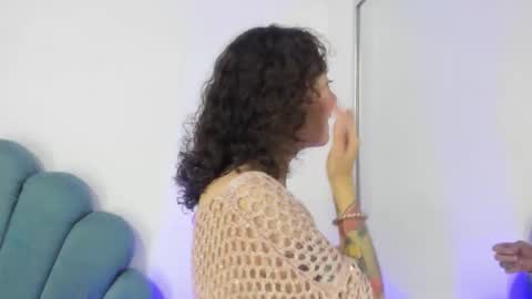 Snapshot of daphneblunt chatting on 5, 12, 2025 DaphneBlunt online show from 5, 12, 2025