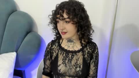 Snapshot of daphneblunt chatting on 16, 12, 2025 DaphneBlunt online show from 16, 12, 2025